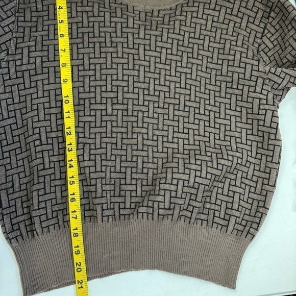 Brown Patterned Women's Sweater - Picture 4 of 11